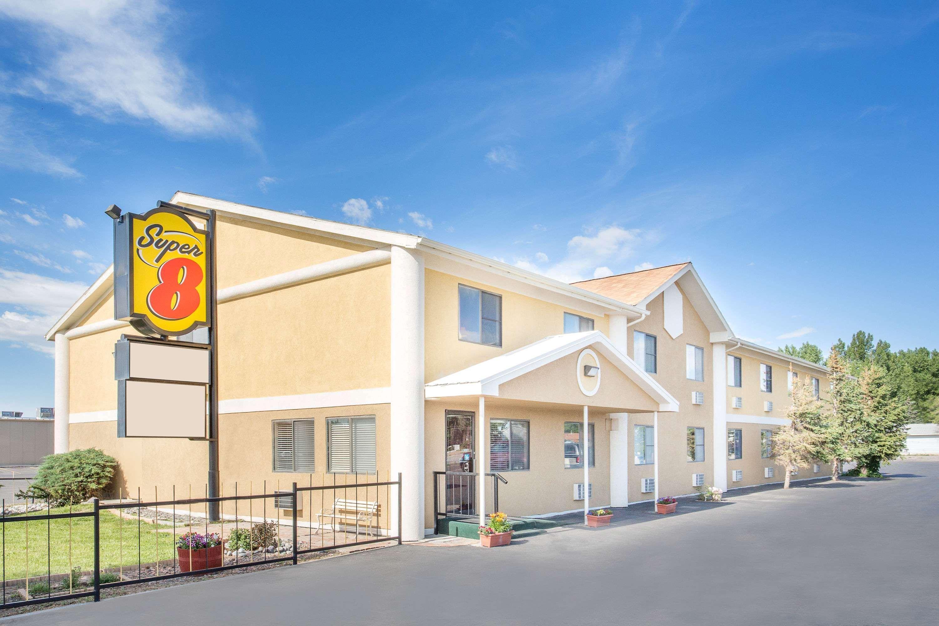 Super 8 By Wyndham Ривертон Экстерьер фото